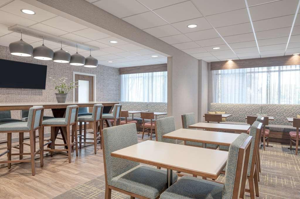 Hampton Inn Cleveland-Airport/Tiedeman Road Brooklyn Restaurant foto